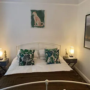 Cosy Regency Studio Apartment Brighton